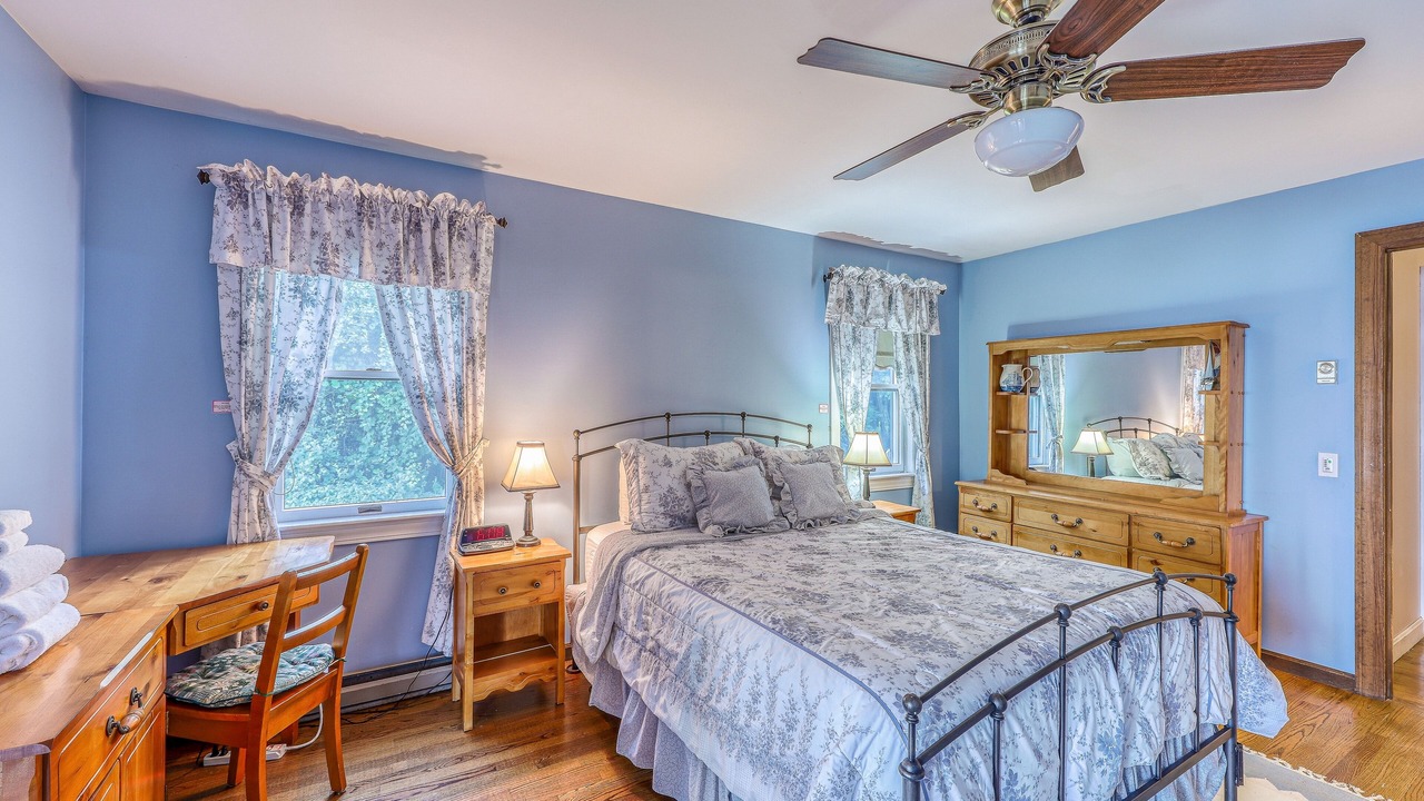 Photo of Bedroom in North Hero