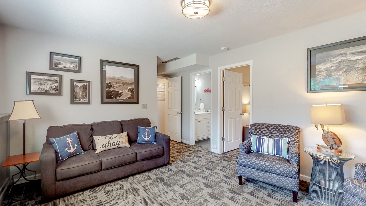 Photo of Livingroom in Cascade Locks