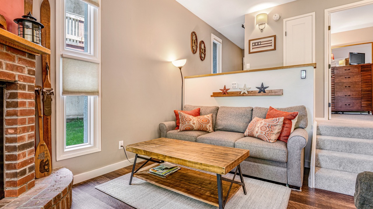 Photo of Livingroom in Warren