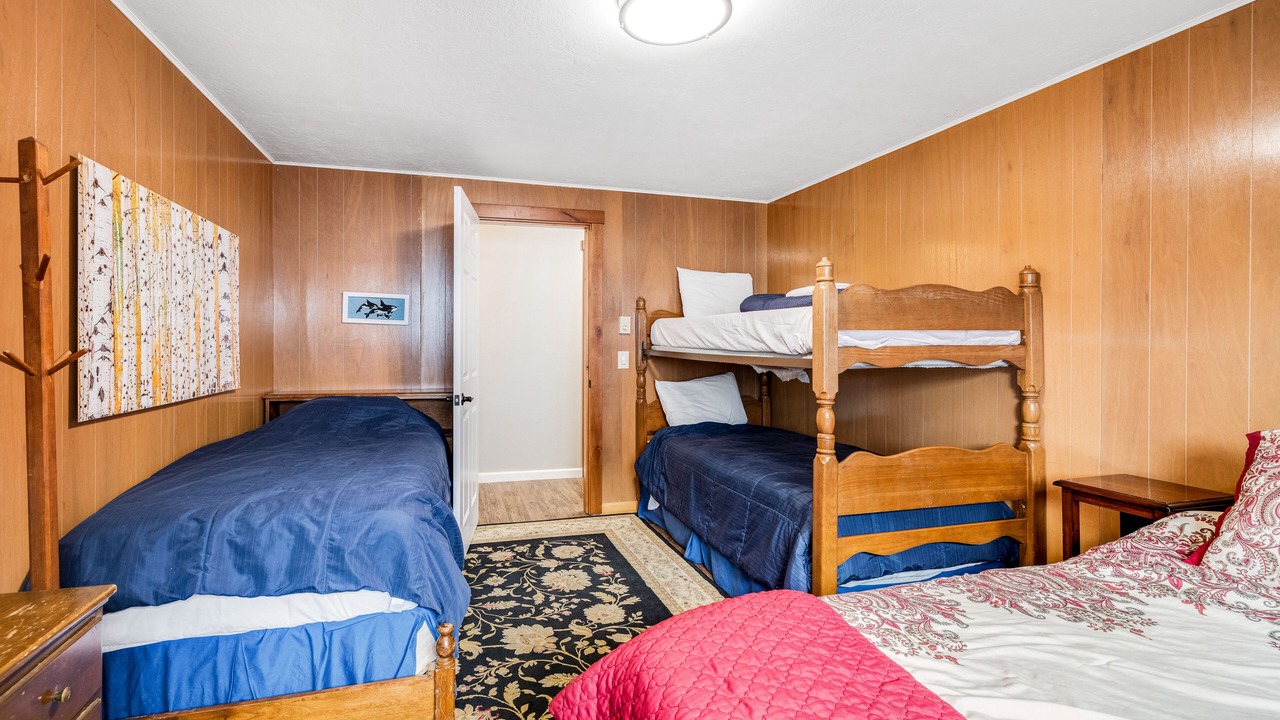 Photo of Bedroom in Gleneden Beach