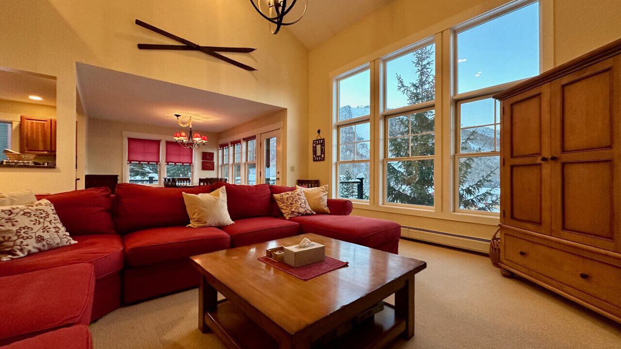 Photo of Livingroom in Central Vermont- Killington