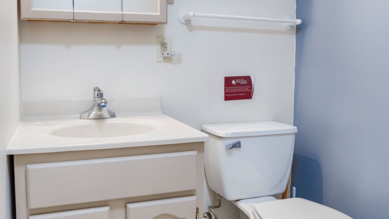 Photo of Bathroom in Lamoreaux Landing
