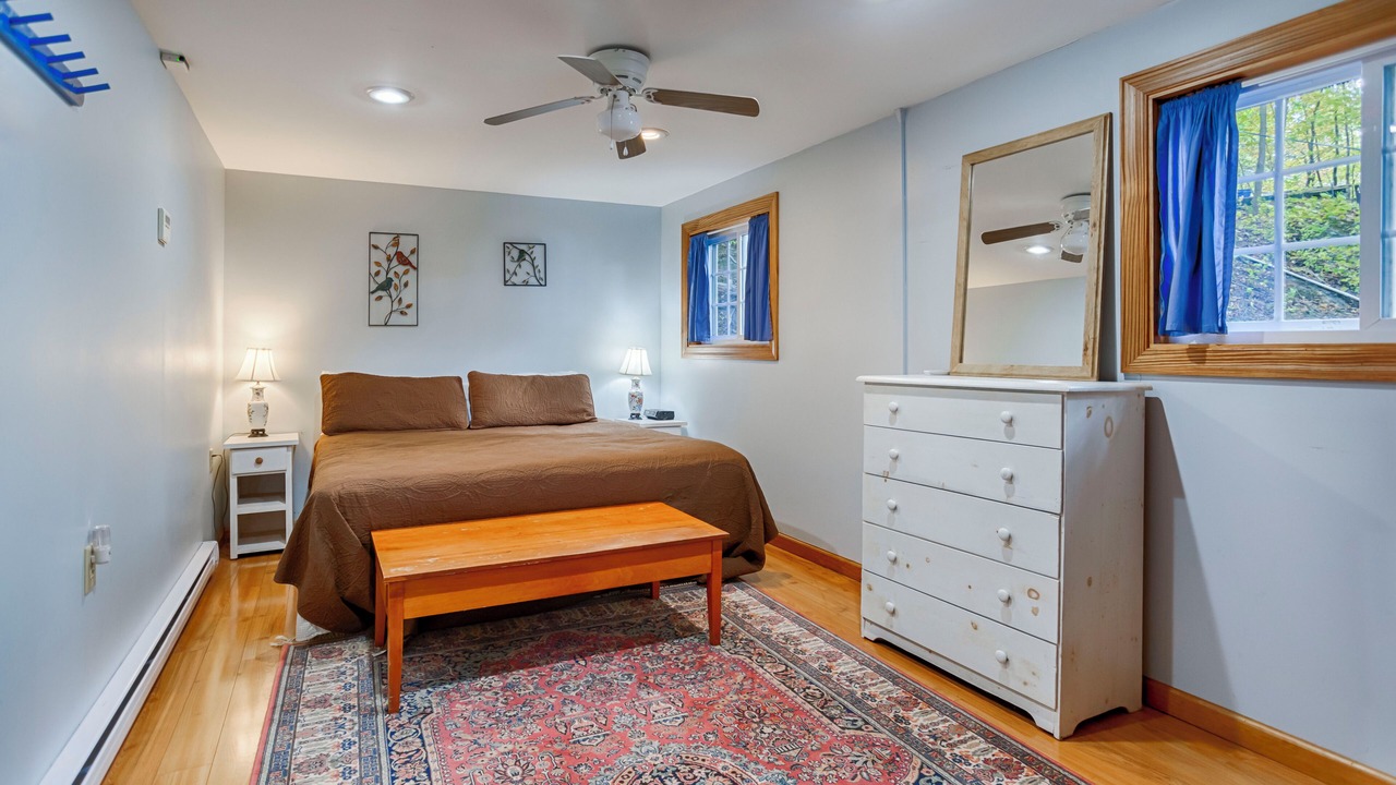 Photo of Bedroom in Lamoreaux Landing