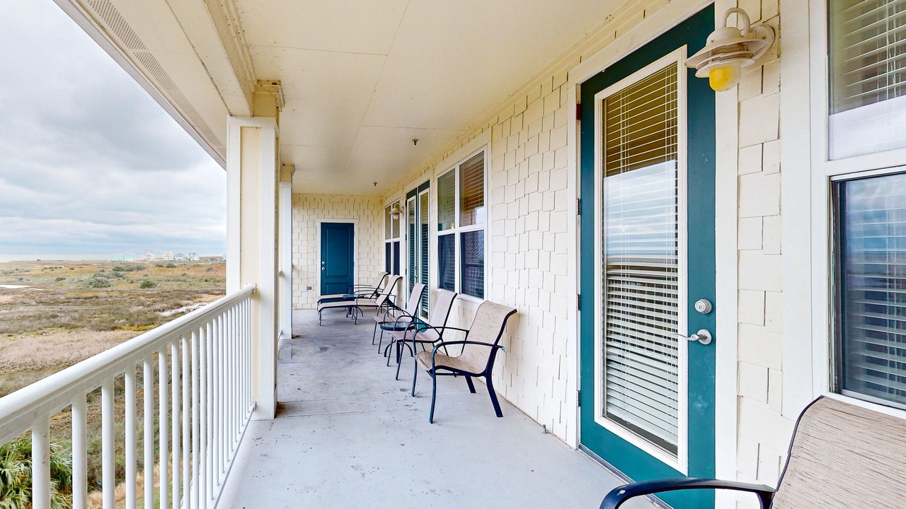 Photo of Patio Balcony in Red Fish Cove