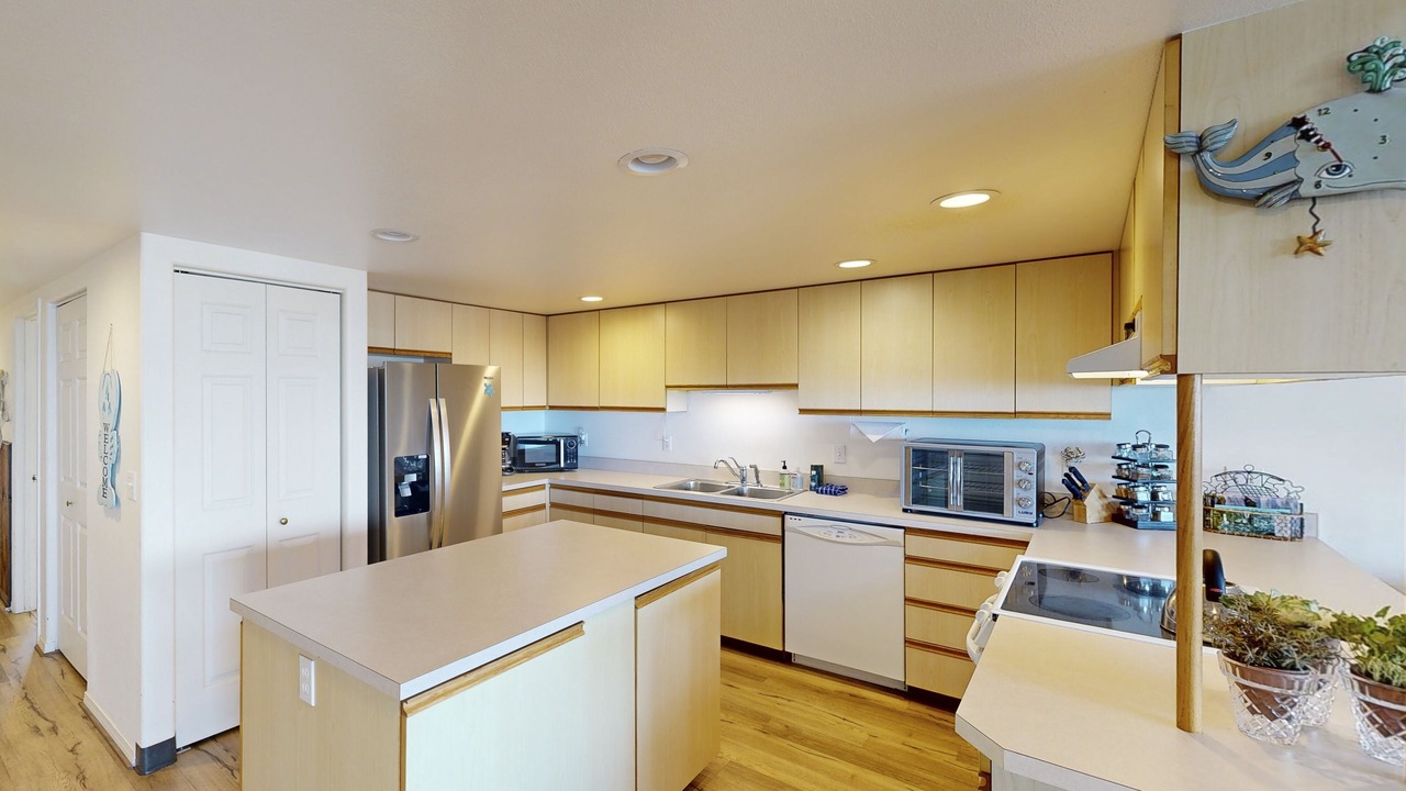 Photo of Kitchen in Depoe Bay