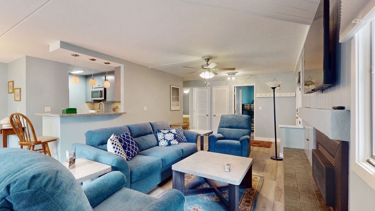 Photo of Livingroom in Warren