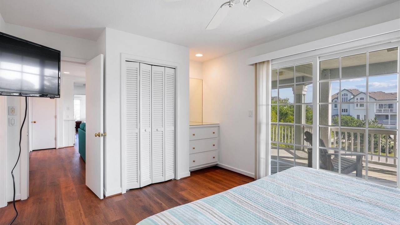 Photo of Bedroom in Corolla
