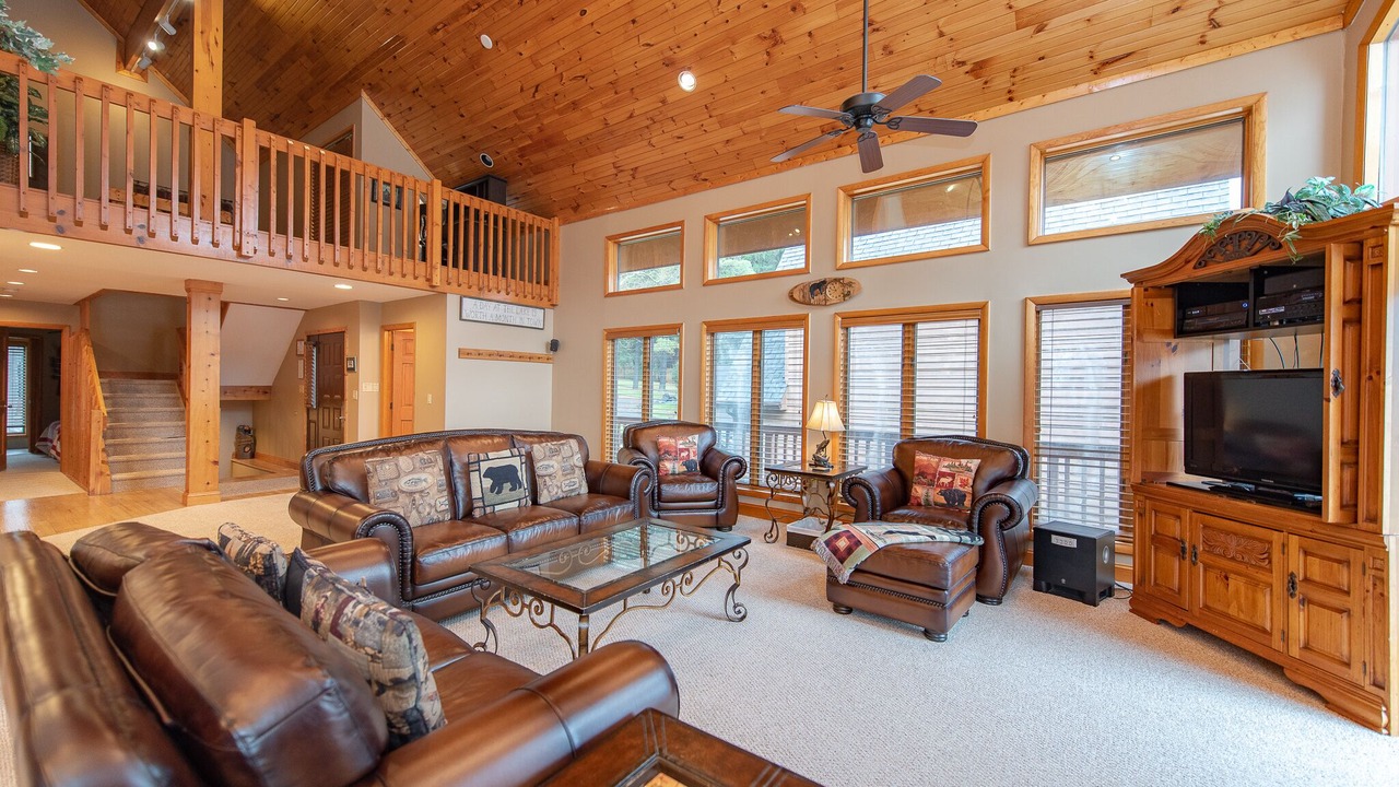 Photo of Livingroom in McHenry