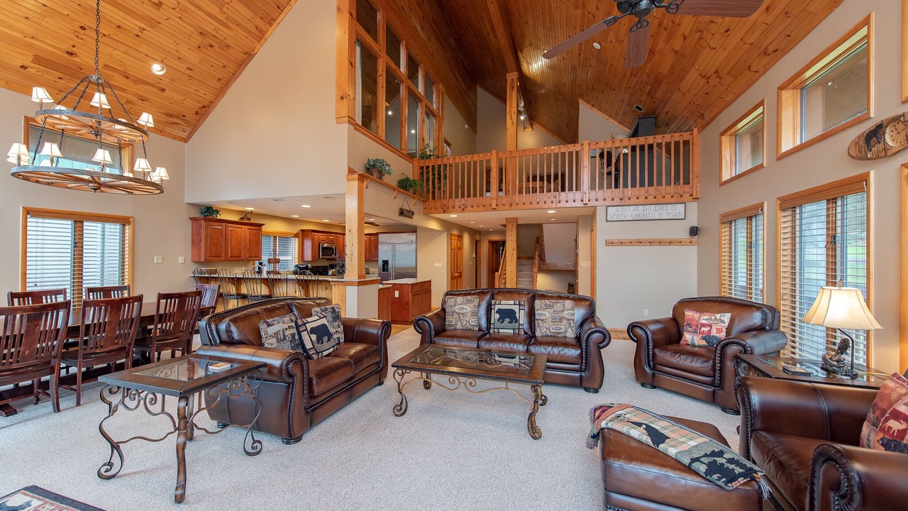 Photo of Livingroom in McHenry