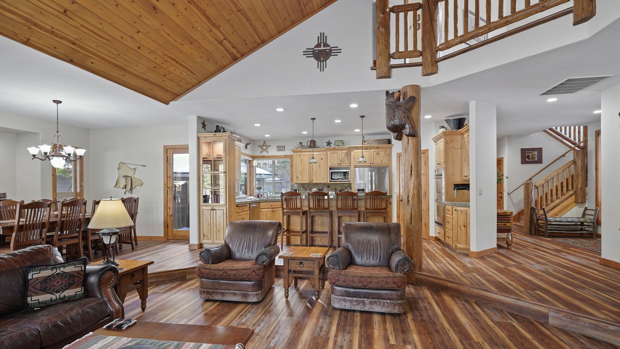 Photo of Livingroom in Sunriver