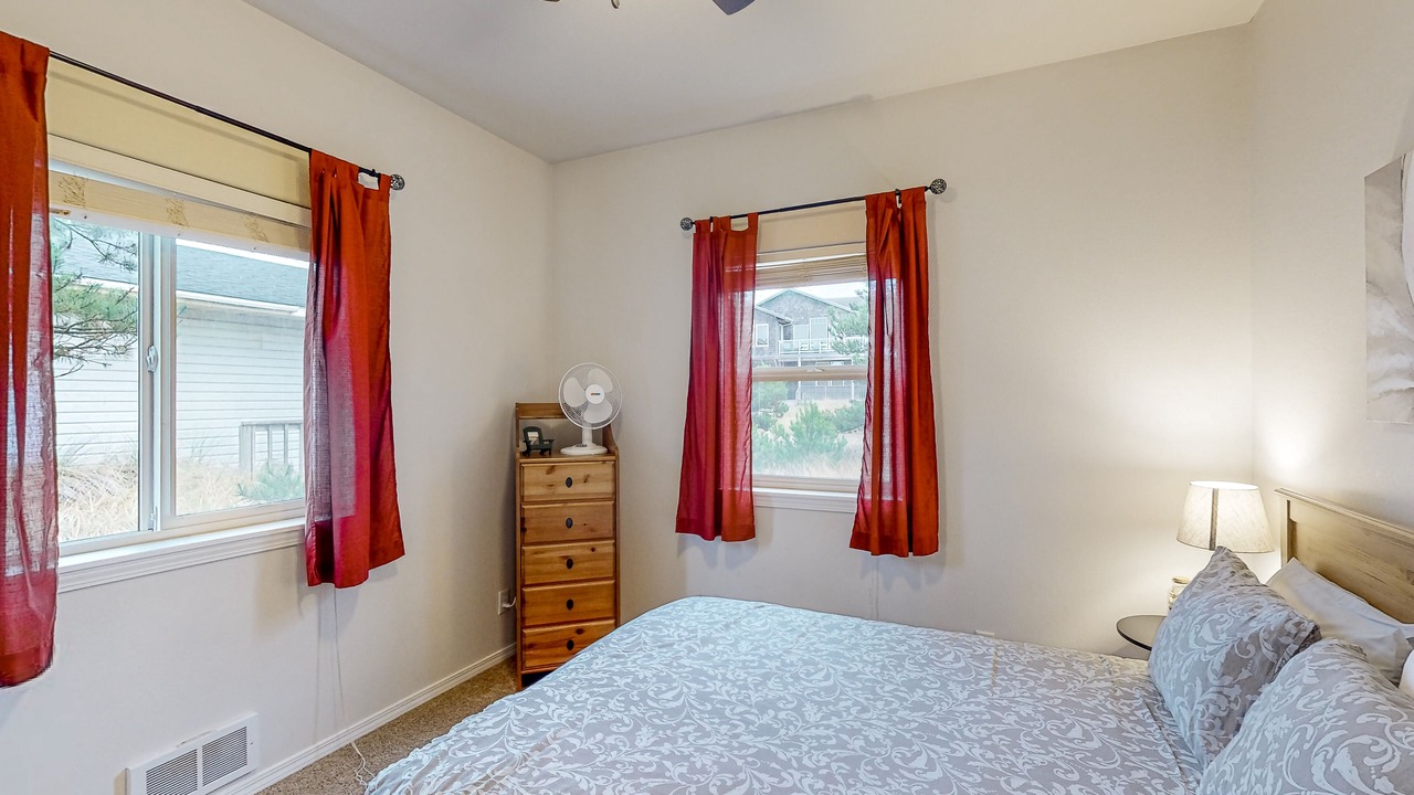 Photo of Bedroom in Kiwanda Shores