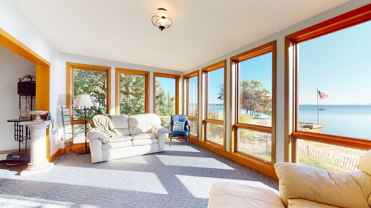 Photo of Livingroom in Malletts Bay