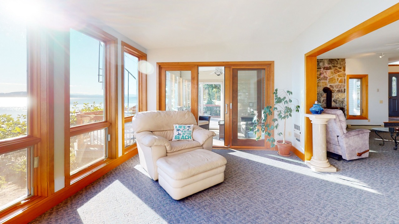 Photo of Livingroom in Malletts Bay