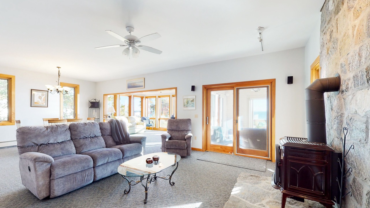 Photo of Livingroom in Malletts Bay
