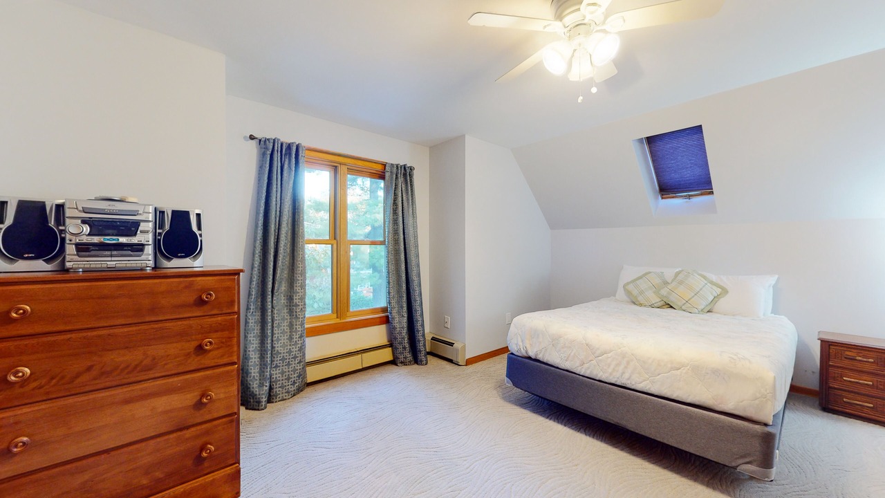 Photo of Bedroom in Malletts Bay