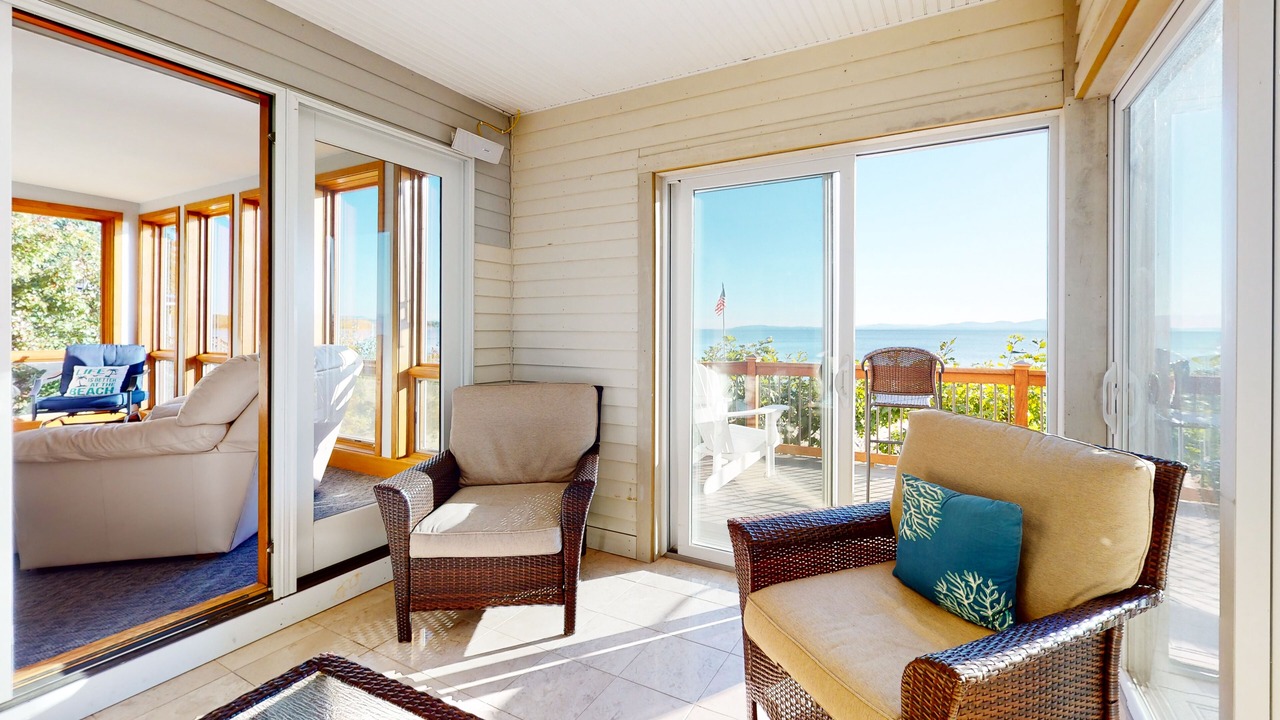 Photo of Livingroom in Malletts Bay