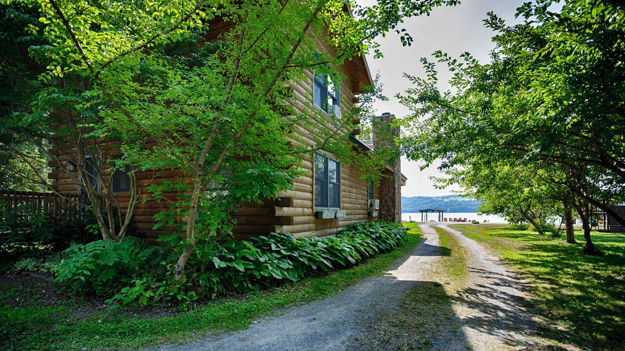 Photo of Outdoor in Hector