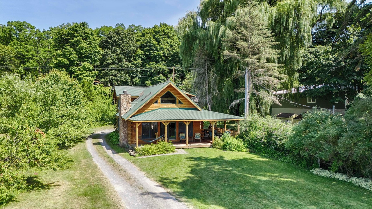 Photo of Outdoor in Hector