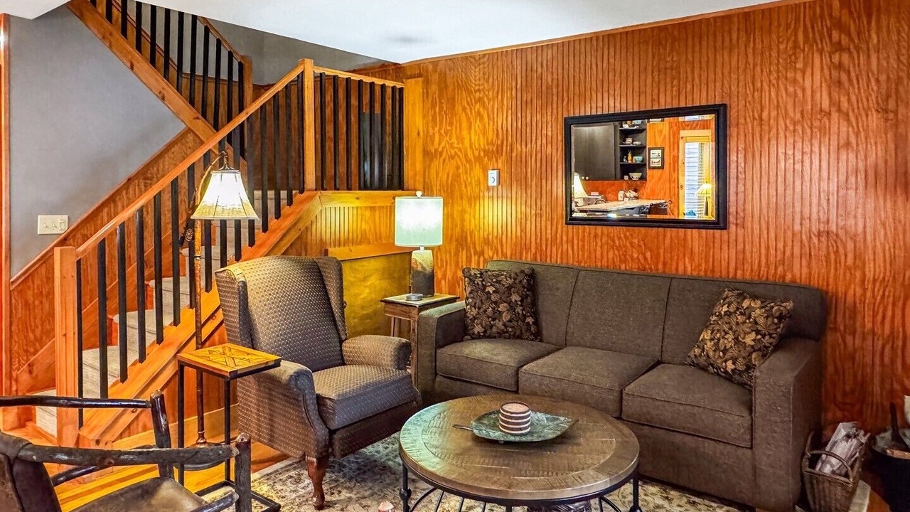 Photo of Bedroom in Inlet