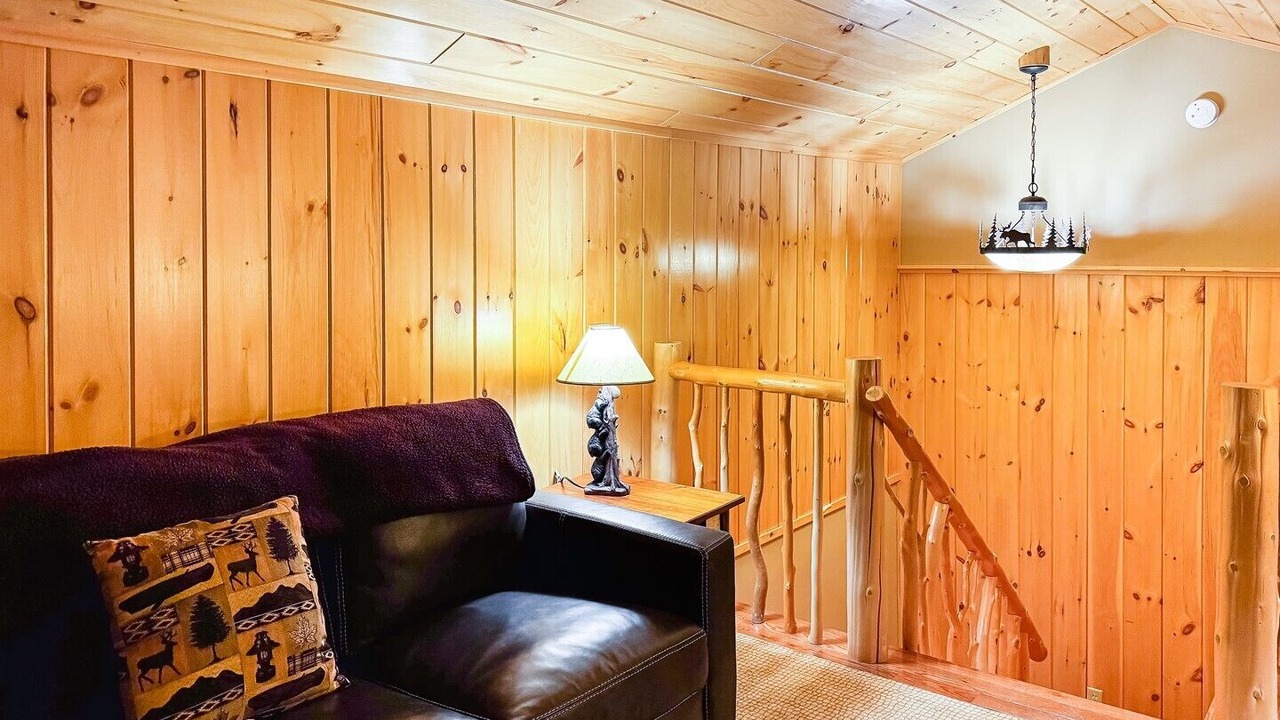 Photo of Bedroom in Inlet