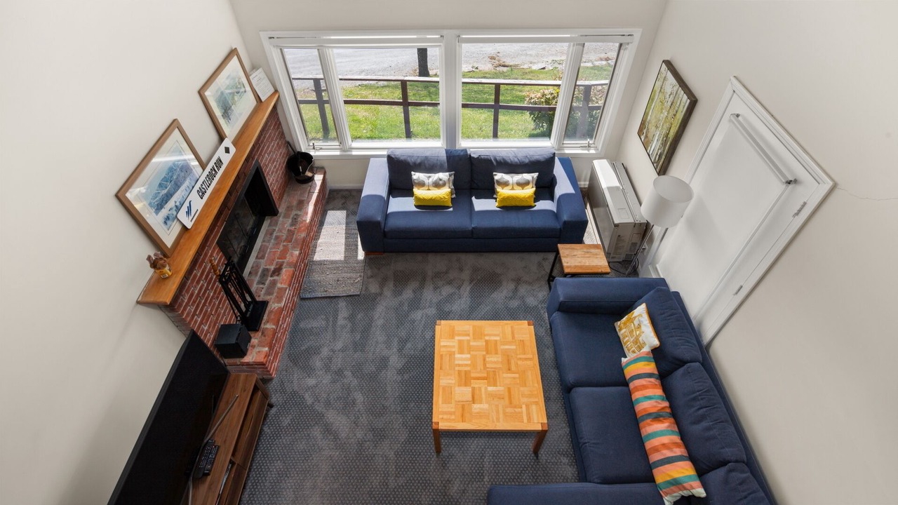 Photo of Livingroom in Warren