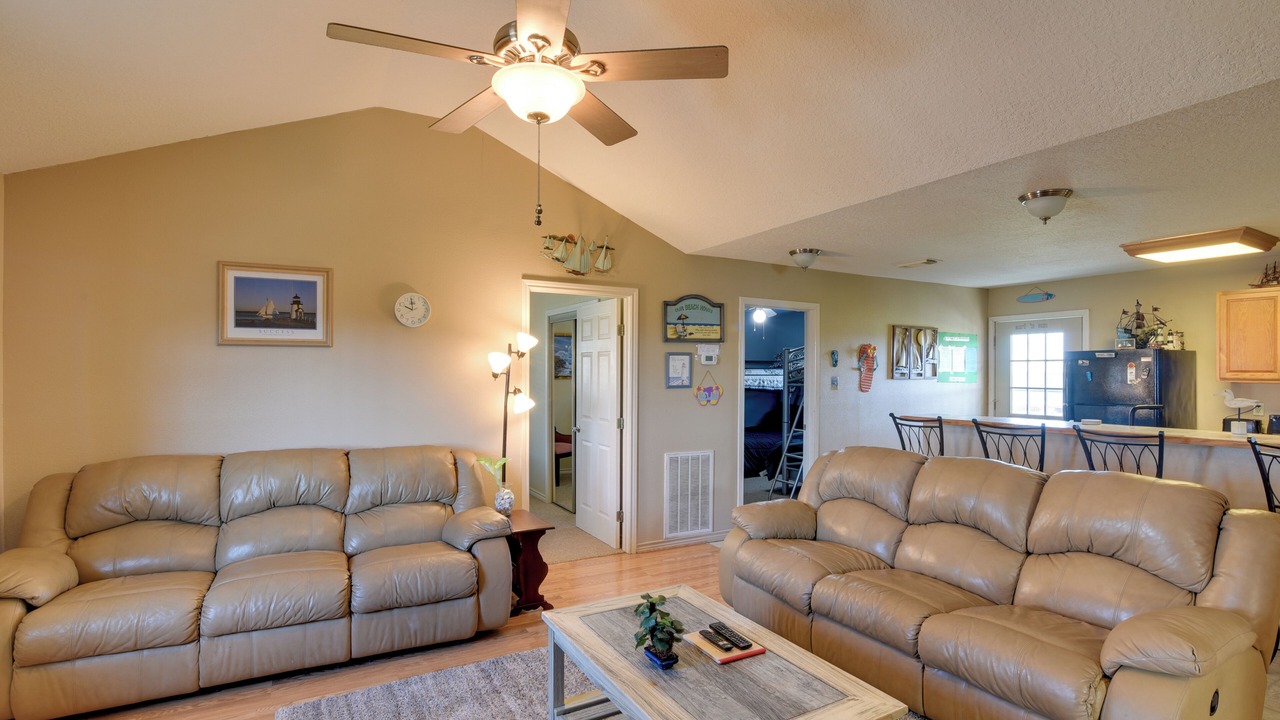 Photo of Livingroom in Surfside Beach