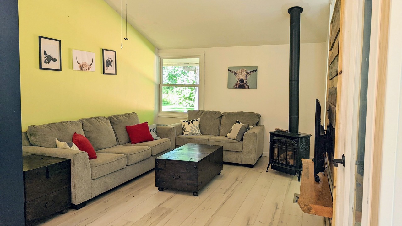 Photo of Livingroom in North Pomfret