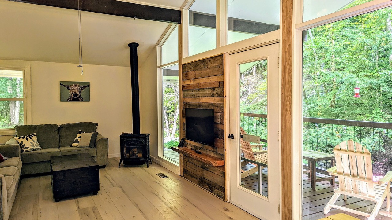 Photo of Livingroom in North Pomfret