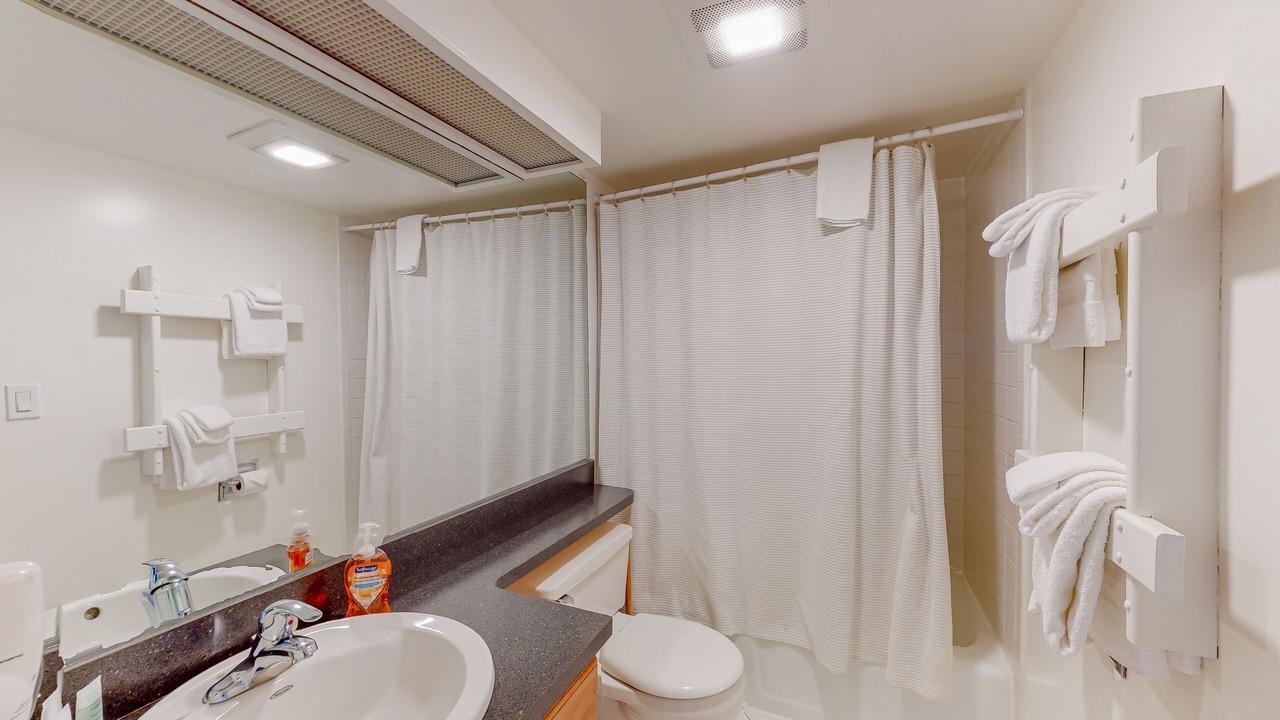 Photo of Bathroom in Warren