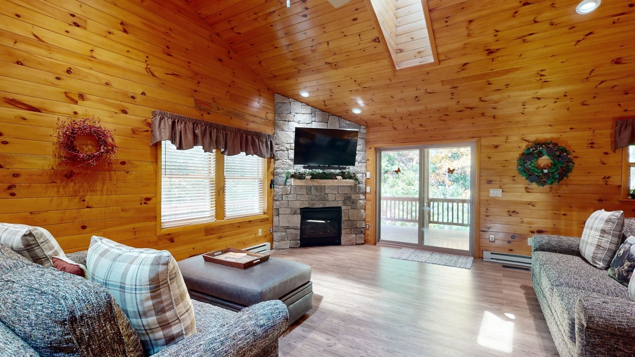 Photo of Livingroom in McHenry