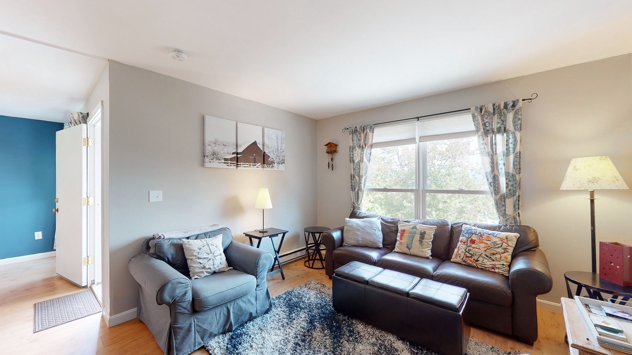 Photo of Livingroom in Warren