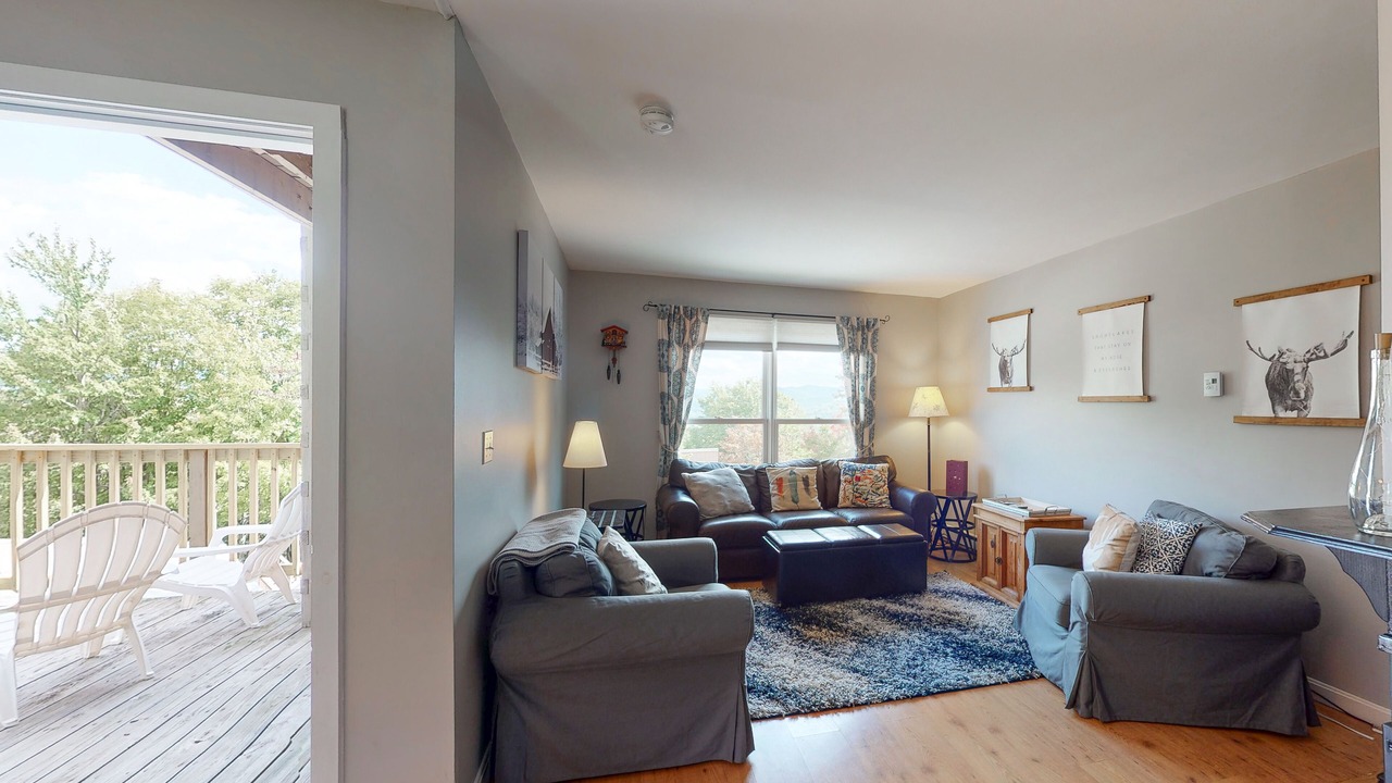 Photo of Livingroom in Warren