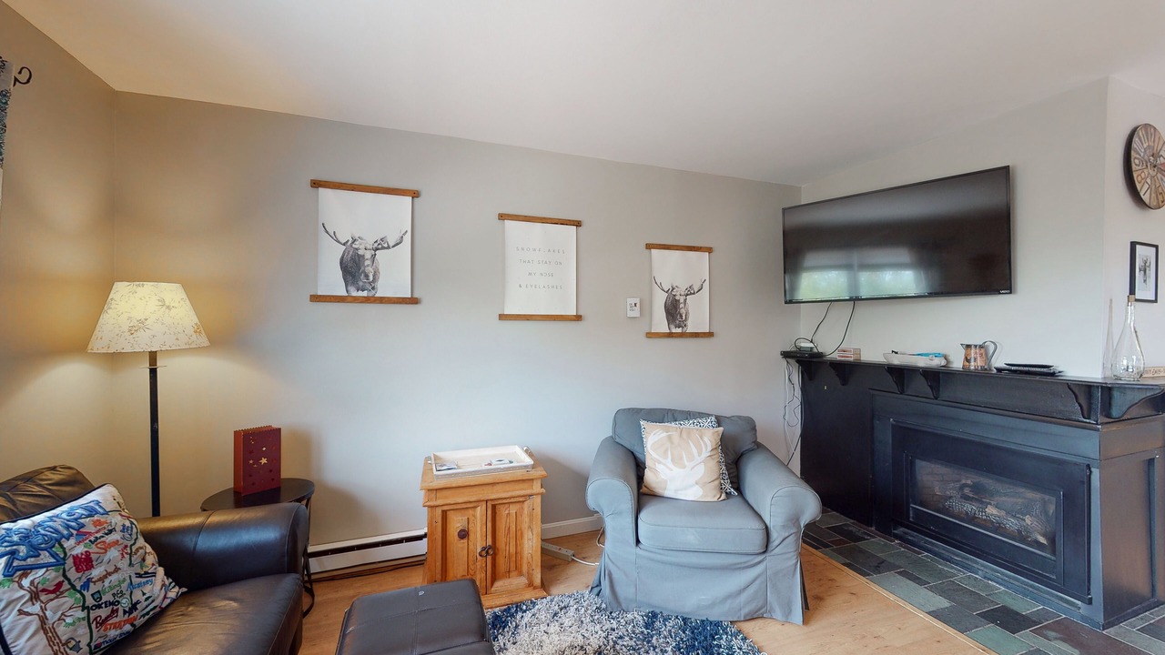 Photo of Livingroom in Warren