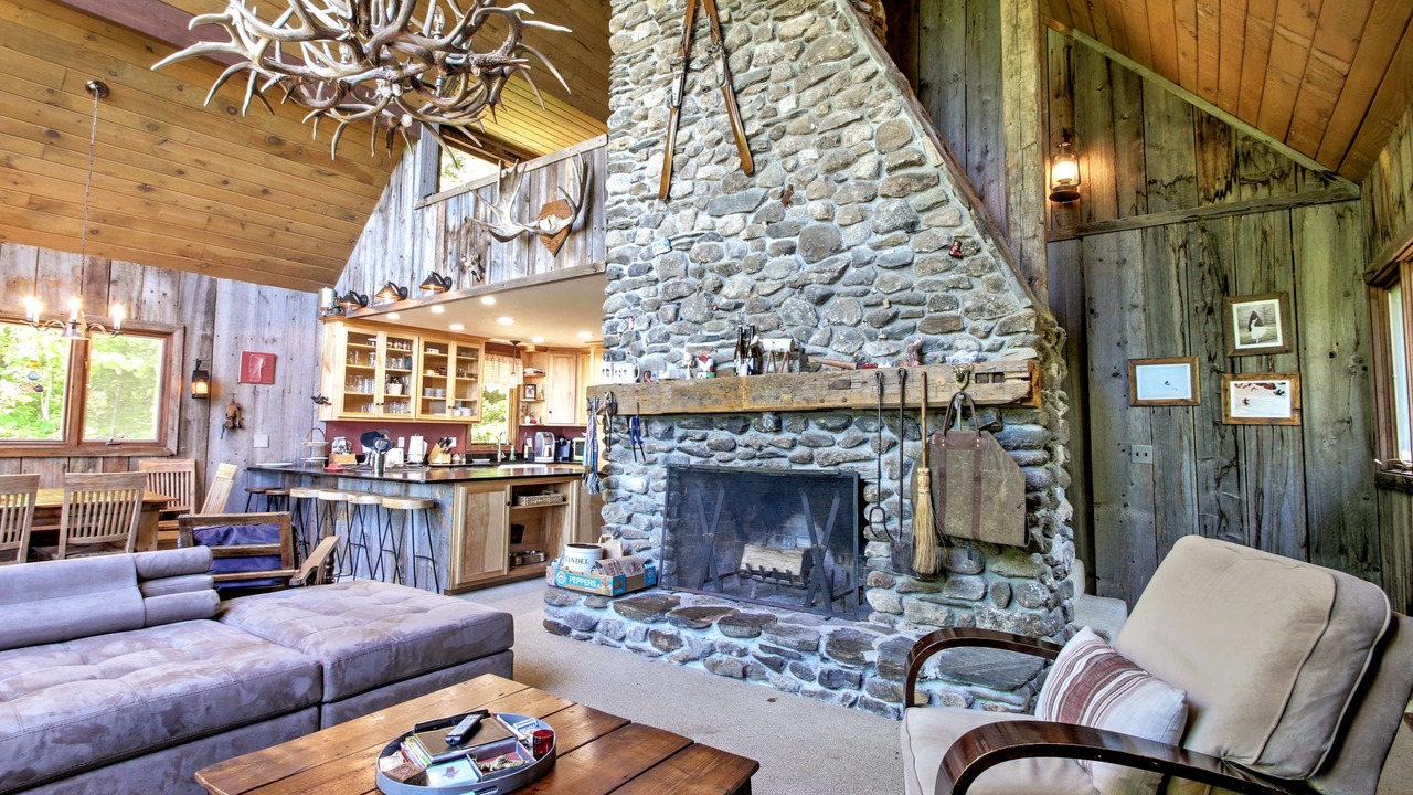 Photo of Livingroom in East Burke