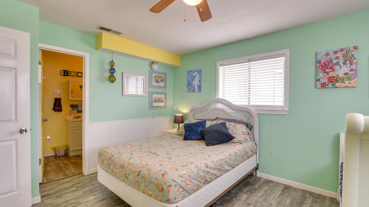 Photo of Bedroom in Surfside Beach
