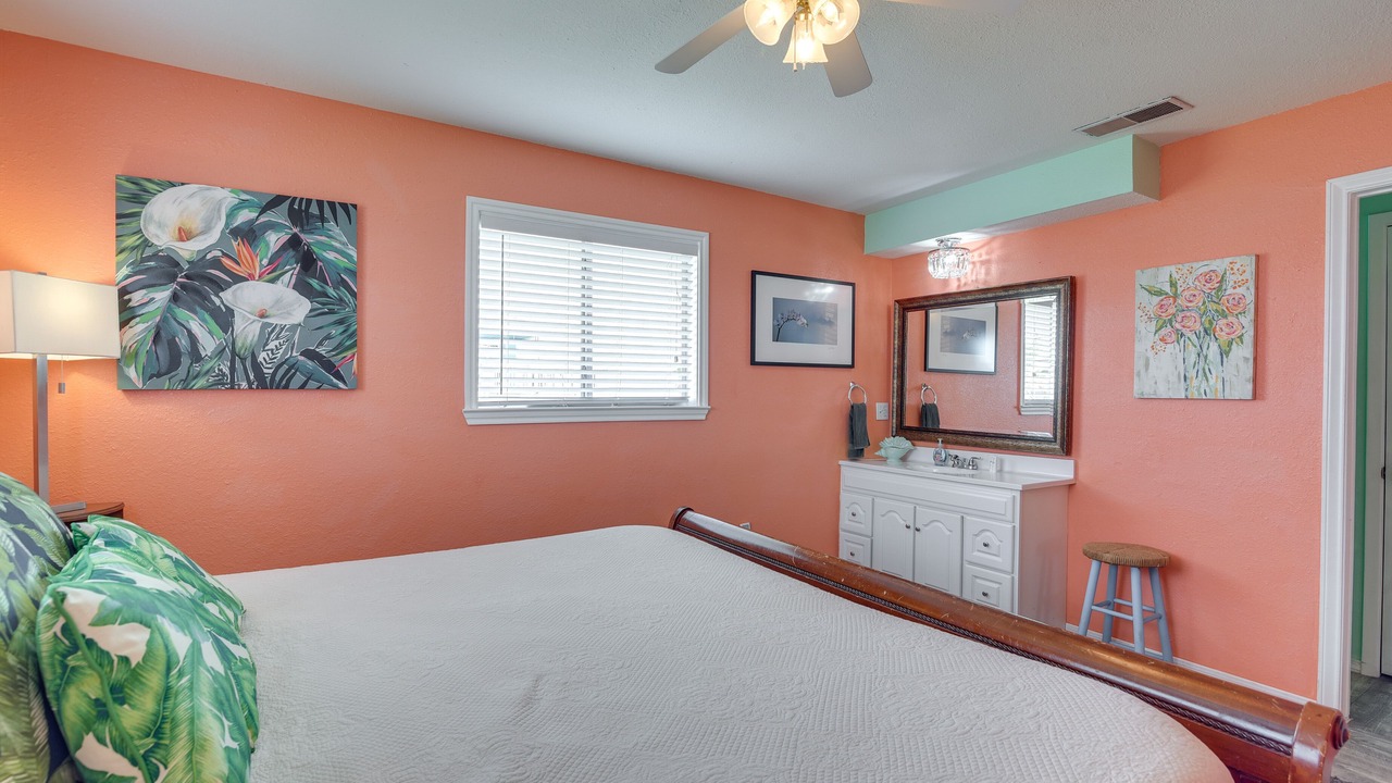 Photo of Bedroom in Surfside Beach