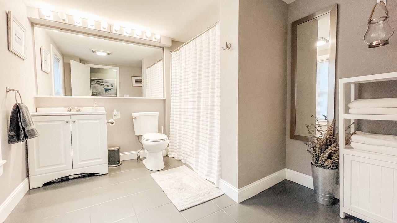 Photo of Bathroom in East Bayside