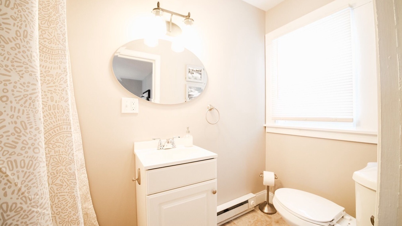 Photo of Bathroom in East Bayside