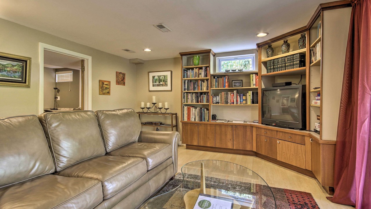 Photo of Livingroom in Harpers Ferry