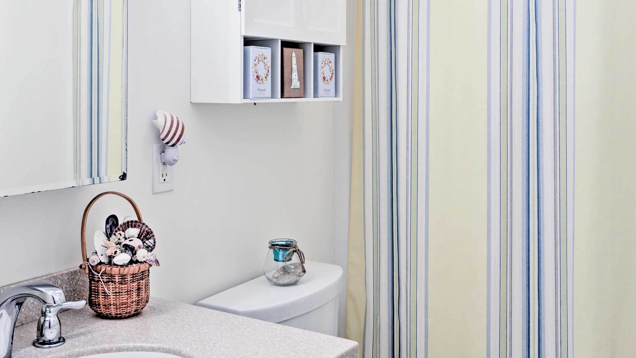 Photo of Bathroom in Summer Village
