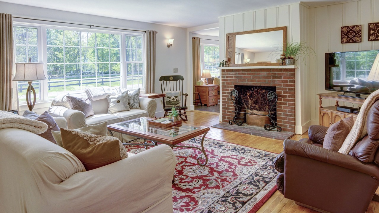 Photo of Livingroom in West Woodstock