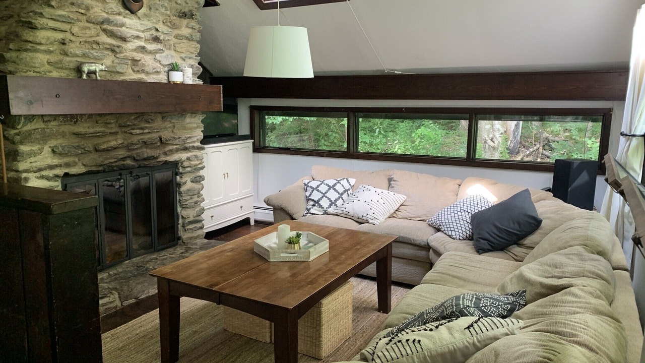 Photo of Livingroom in Pittsfield