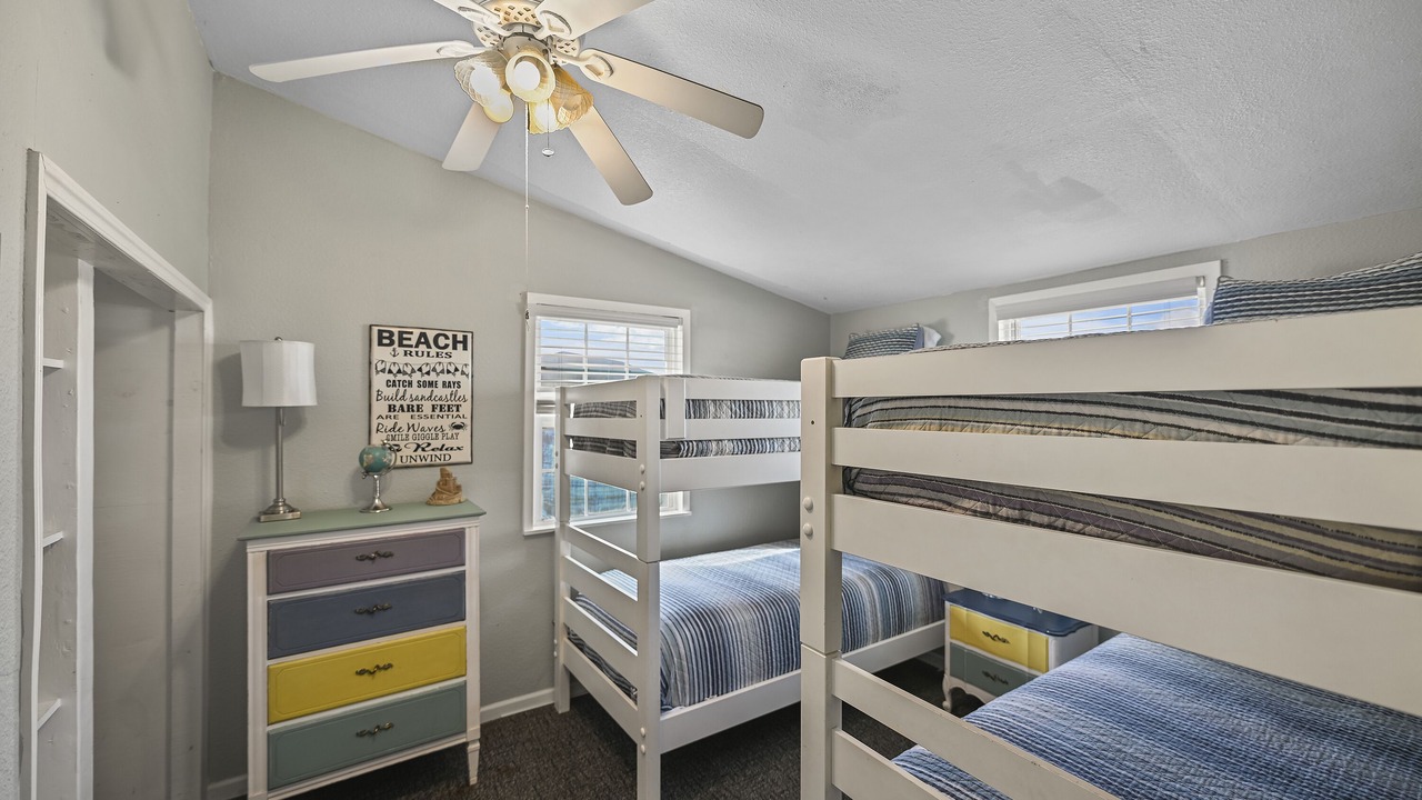 Photo of Bedroom in Bermuda Beach