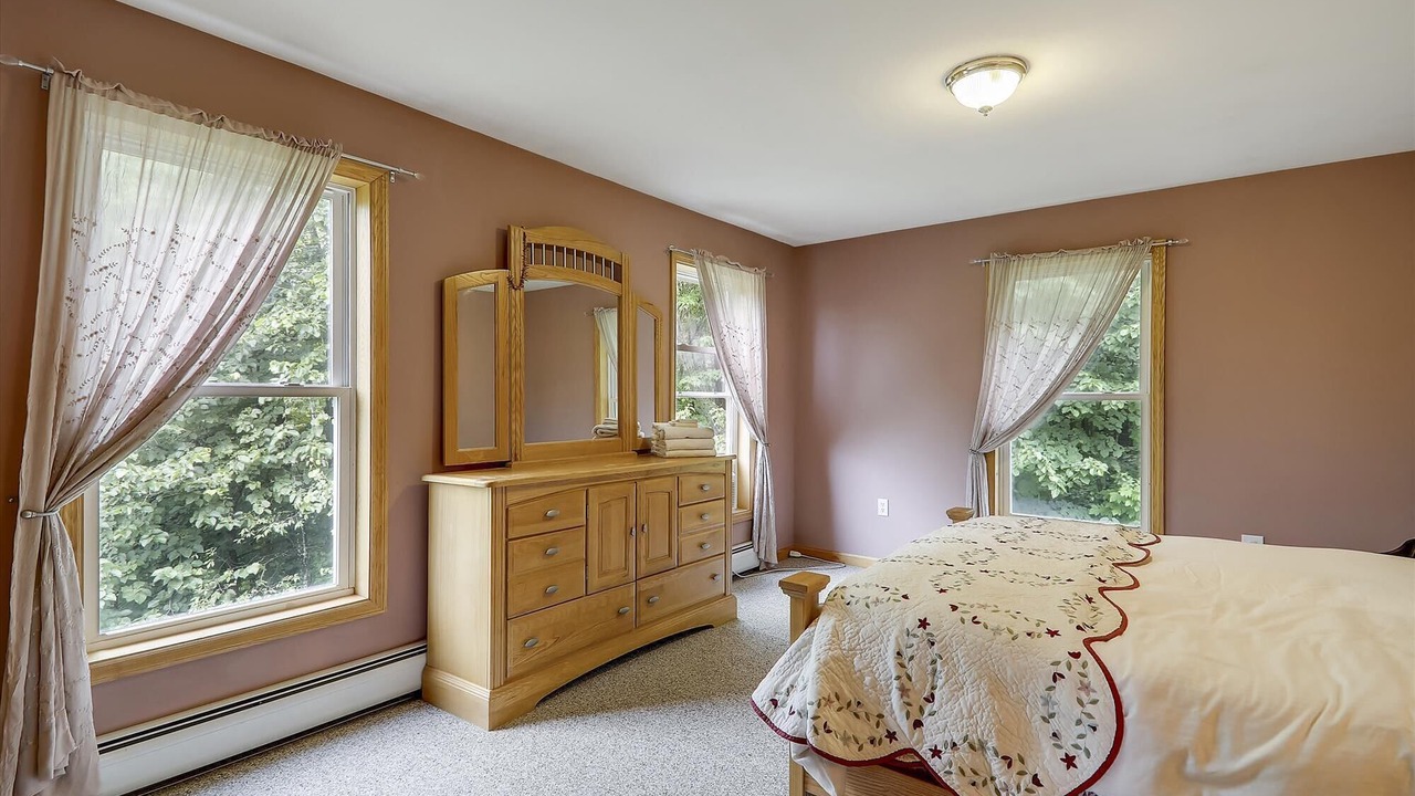 Photo of Bedroom in Waterbury Center