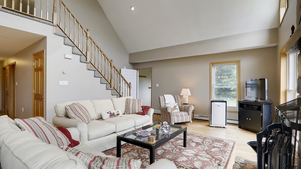 Photo of Livingroom in Waterbury Center