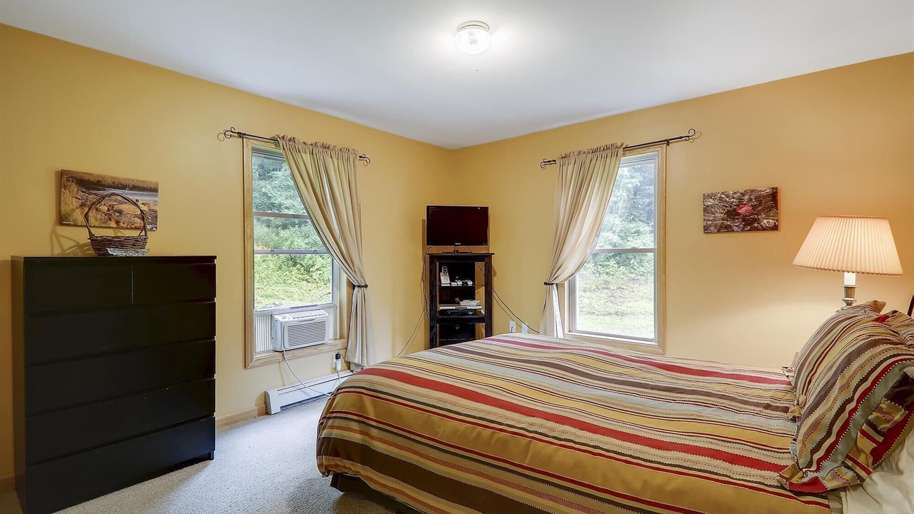 Photo of Bedroom in Waterbury Center
