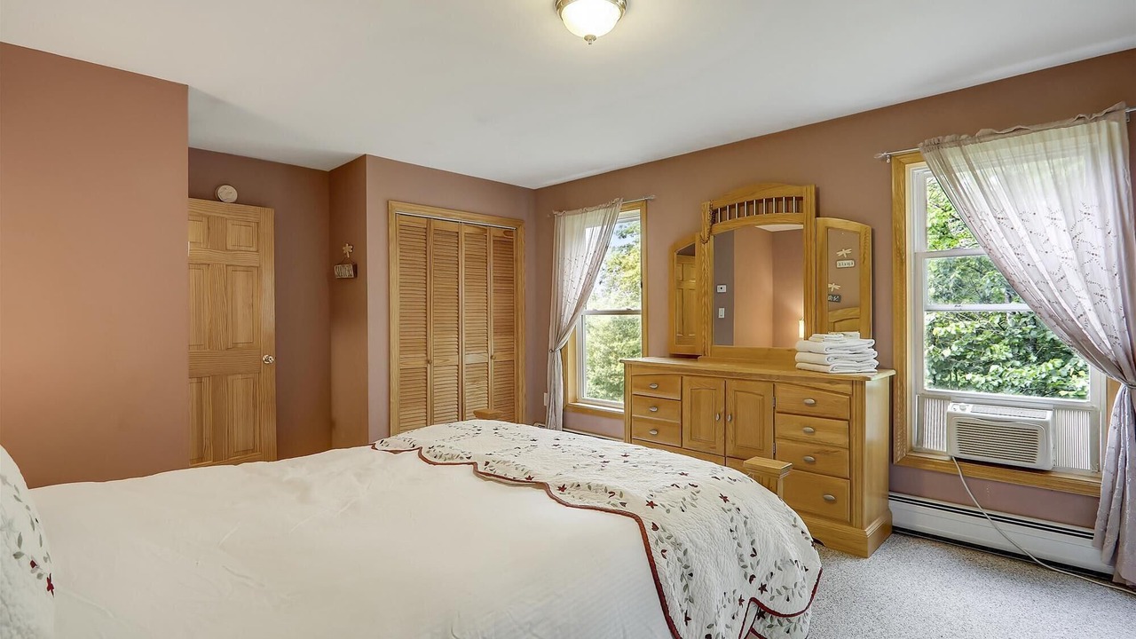 Photo of Bedroom in Waterbury Center