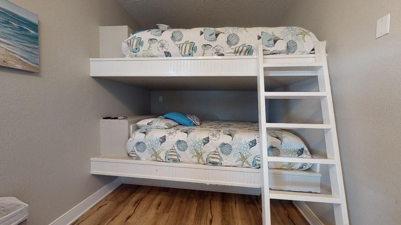 Photo of Bedroom in Crystal Beach