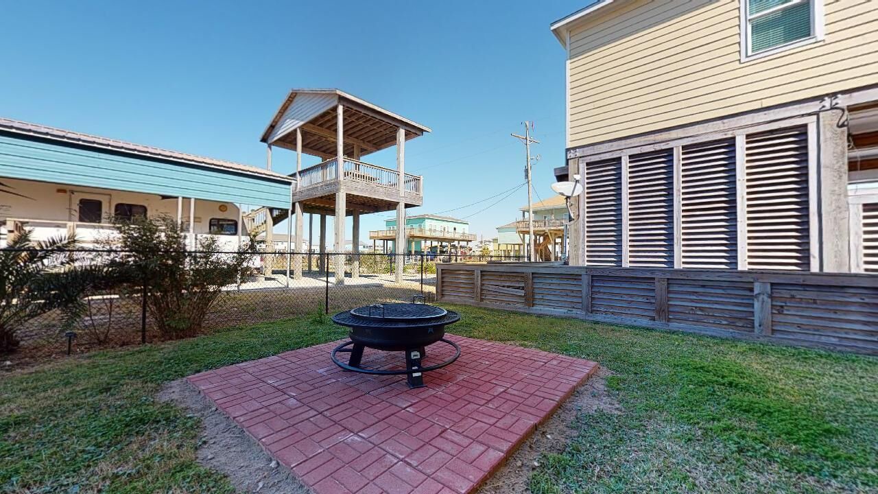 Photo of Patio Balcony in Crystal Beach