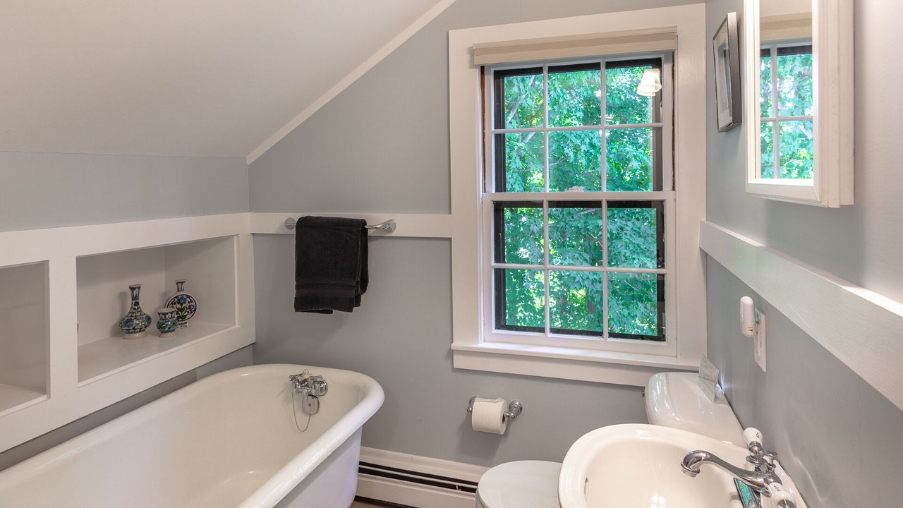 Photo of Bathroom in Barnard